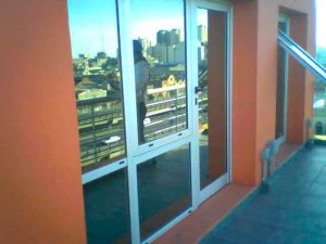 arreglar ventana practicable